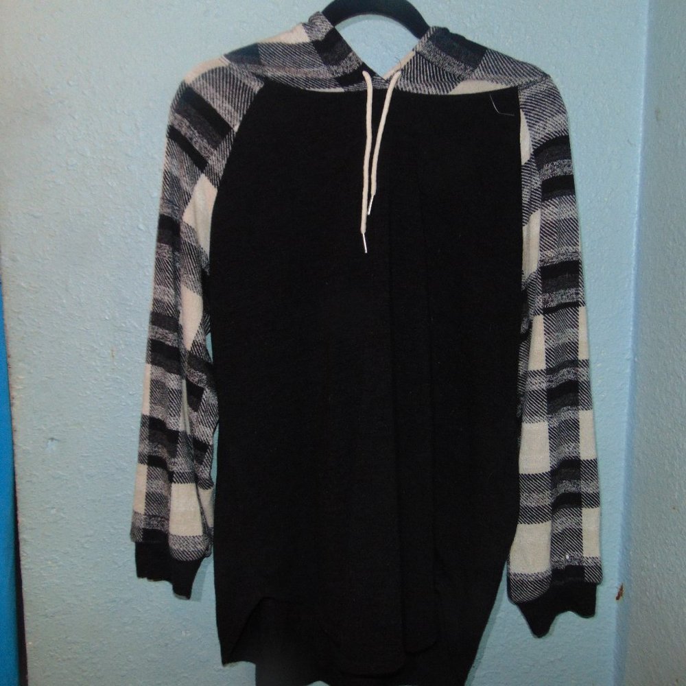 Hoodie by Emerald